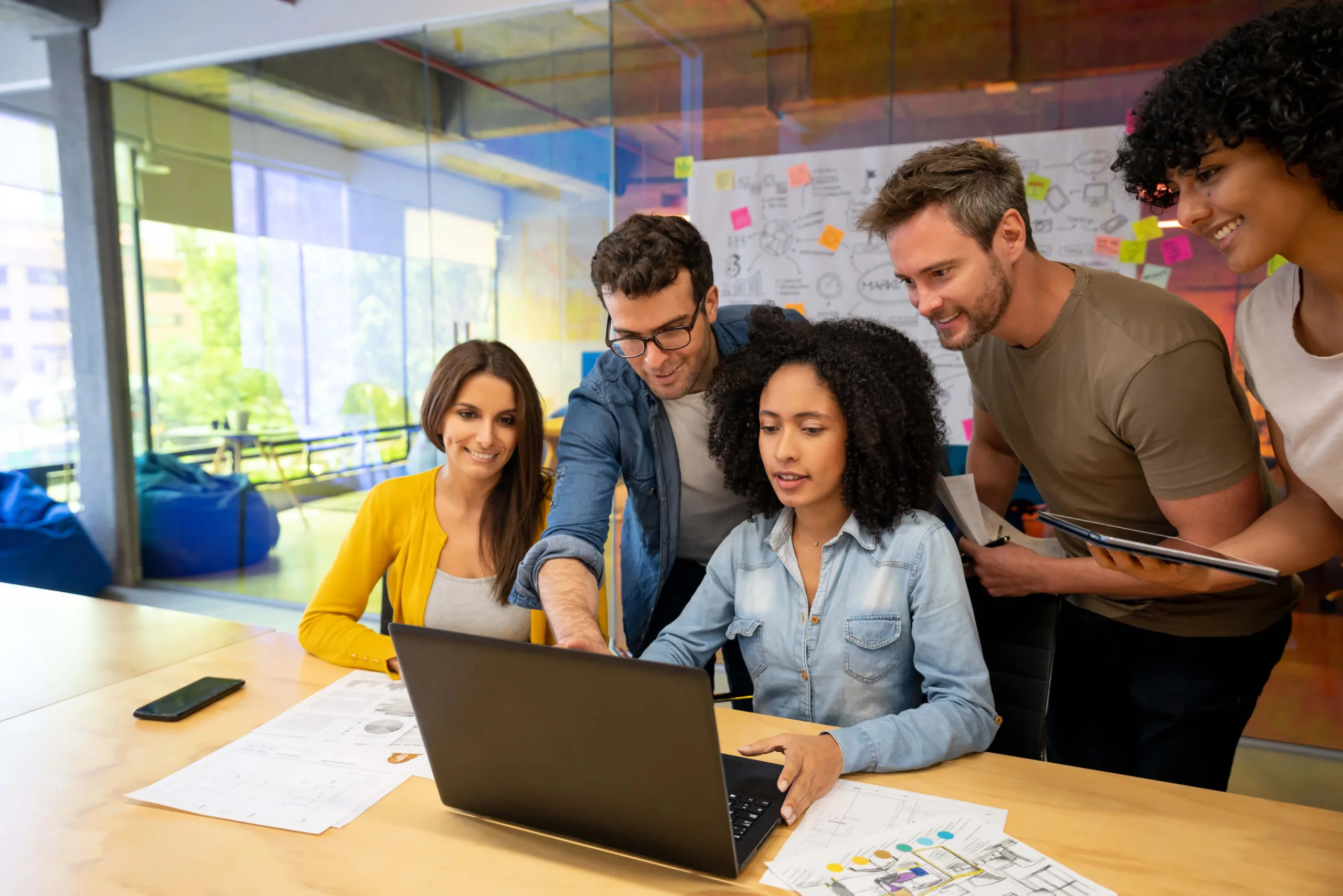 employees being trained by manager